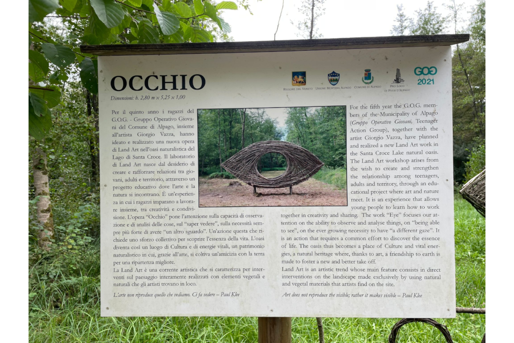 occhio: opera di landart dell'oasi naturalistica del lago di santa croce